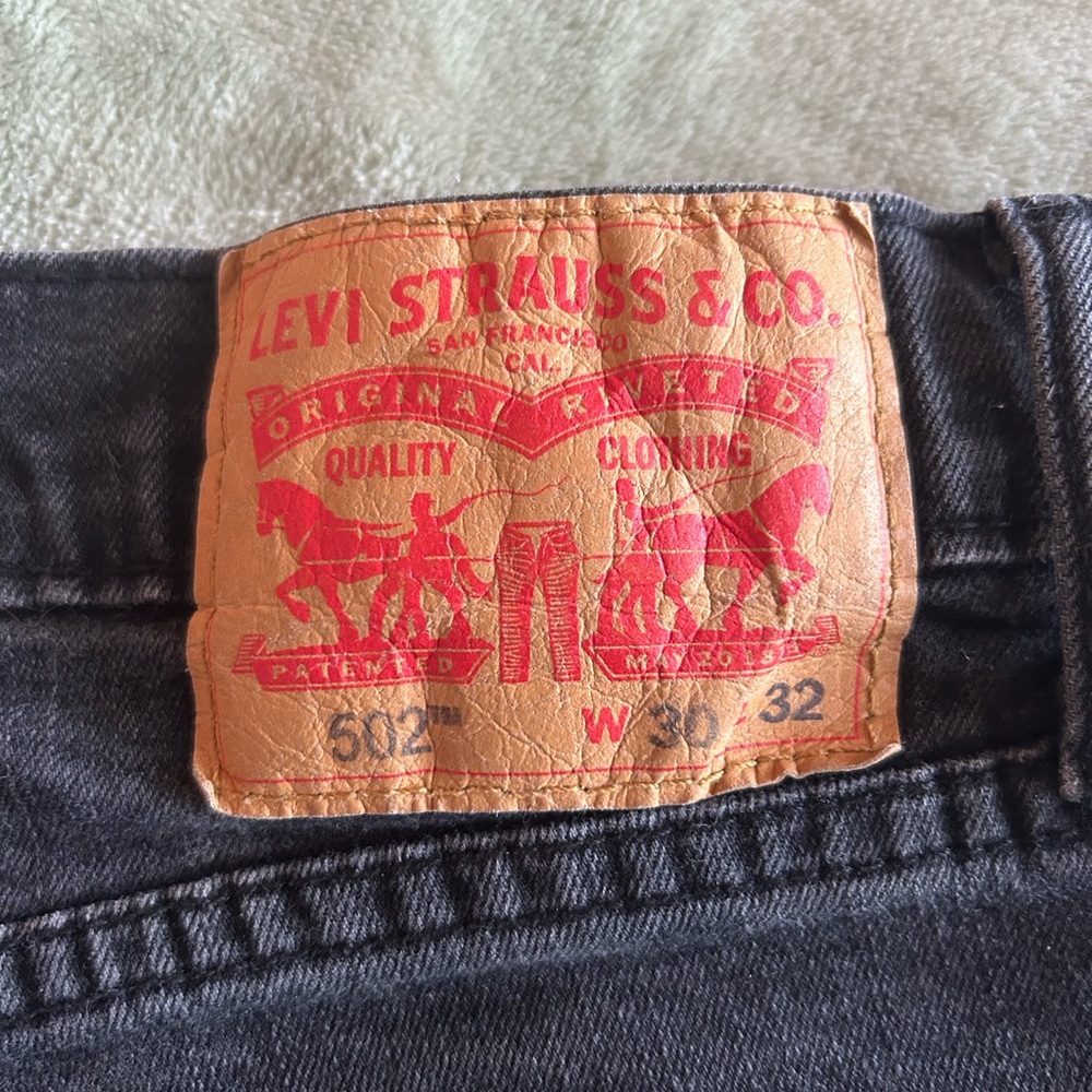 Black Levi Straight/Skinny Jeans